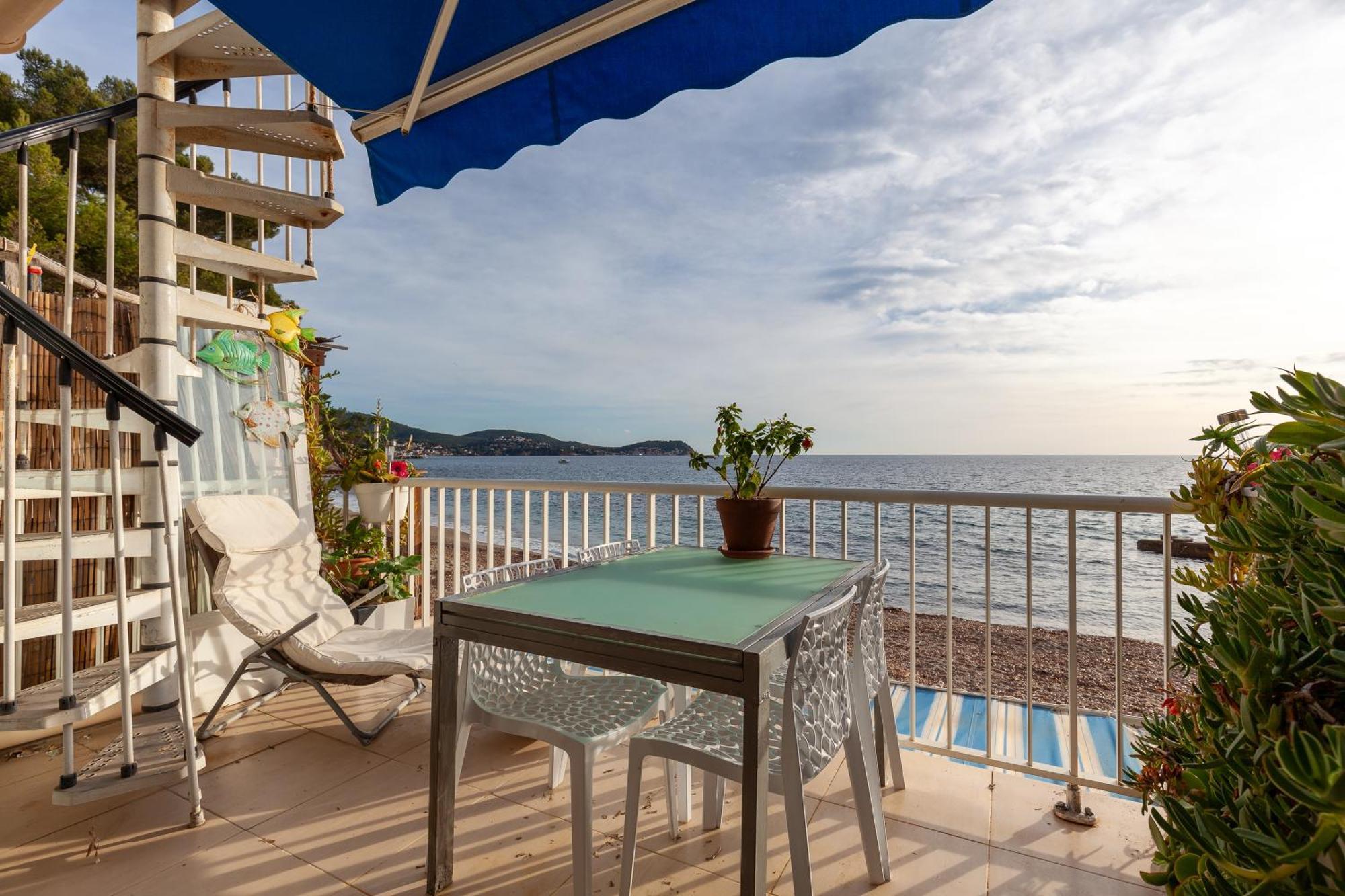Maison De Pecheur Au Pradet Holiday home *